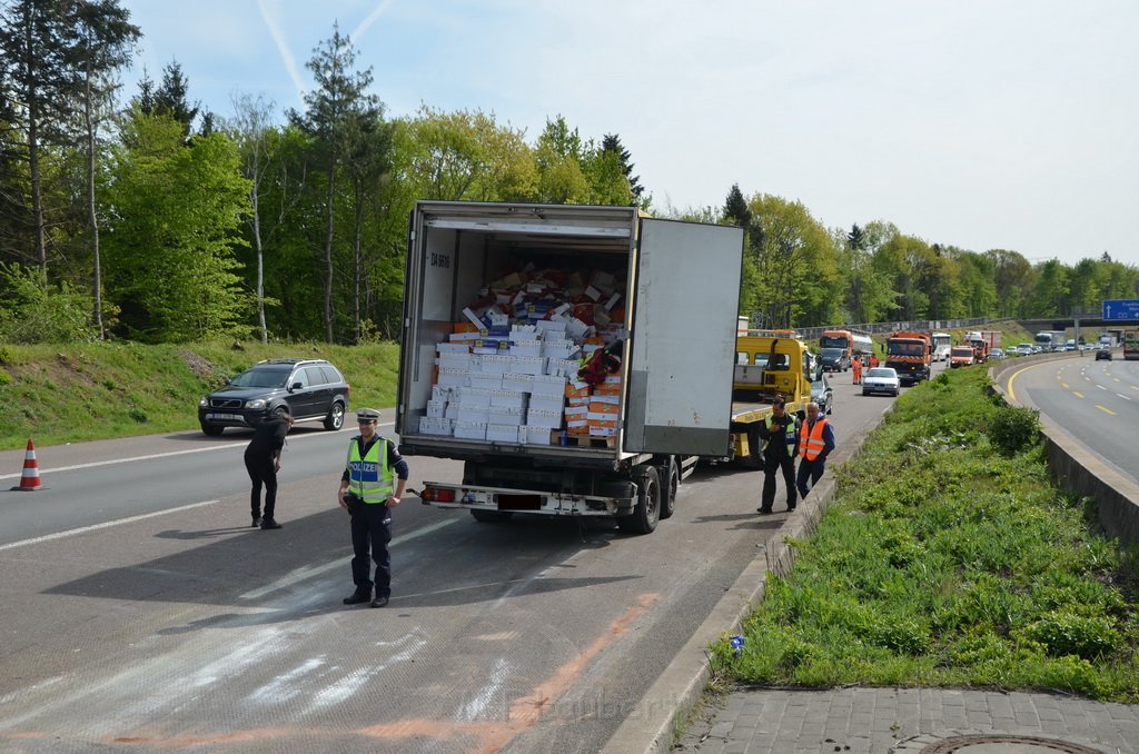 VU LKW umgestuerzt A 3 Rich Oberhausen Hoehe AS Koeln Koenigsforst P273.JPG - Miklos Laubert